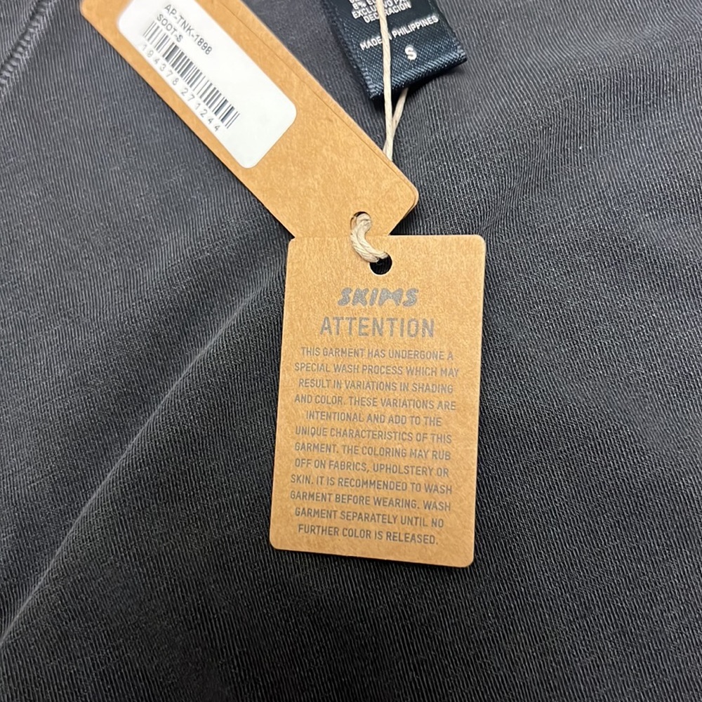 Skims Outdoor Crew Neck Tank - Picture 9 of 10